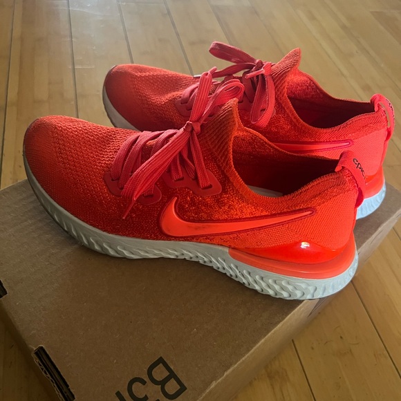 Nike Epic React size 6Y fit like a Women’s 7.5 - Picture 3 of 7